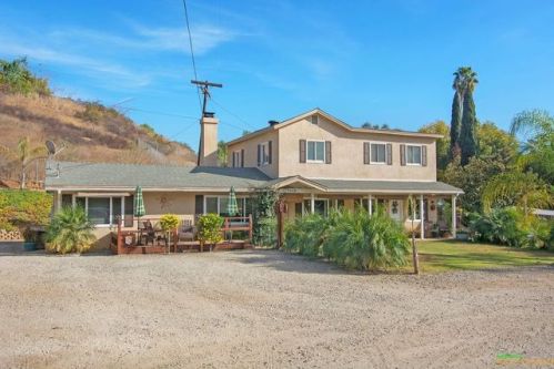 1518 Monte Vista Dr, Vista, CA 92084-7118