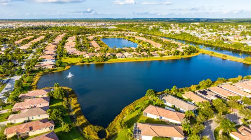 10102 Chadwick Dr, Fort Pierce FL  34987-2420 exterior