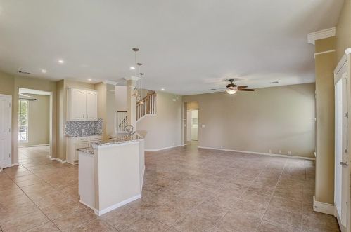 125 Sweet Gum, Uhland TX  78640-5961 exterior