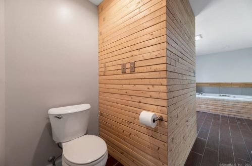 134 Morningside Dr, Bristol CT  06010-4546 exterior