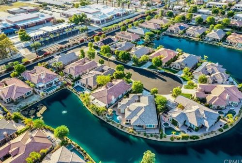 9 Loch Ness Lake Ct, Rancho Mirage CA  92270-5811 exterior