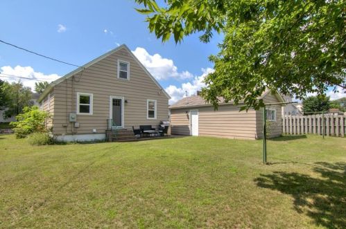 240 Elm St, Eau Claire WI  54729-1827 exterior
