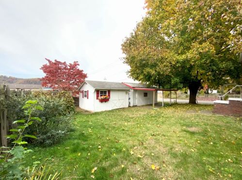 2699 Lenz Ave, Ambridge PA  15003-1447 exterior