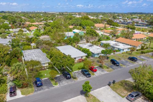 237 10th St, Delray Beach, FL 33444-4047