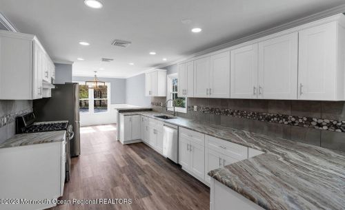 2 Taylor Ct, Lakewood NJ  08701-7317 exterior