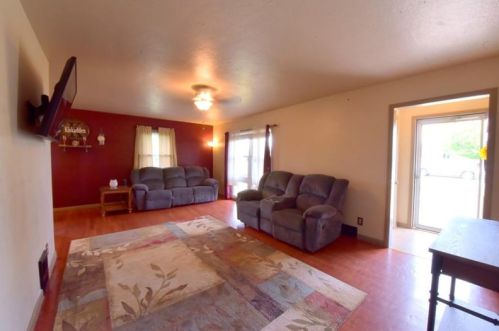104 Crest St, North Charleroi, PA 15022-1009