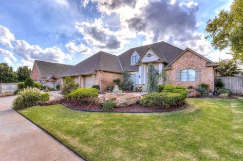 404 76th St, Lawton, OK 73505-5339