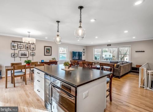 9210 Capricorn Ct, Springfield VA 22015-3513 exterior