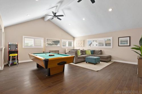 11430 Westonhill Dr, San Diego CA 92126-1461 exterior