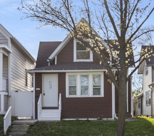 2915 Howell Ave, Milwaukee, WI 53207-2054