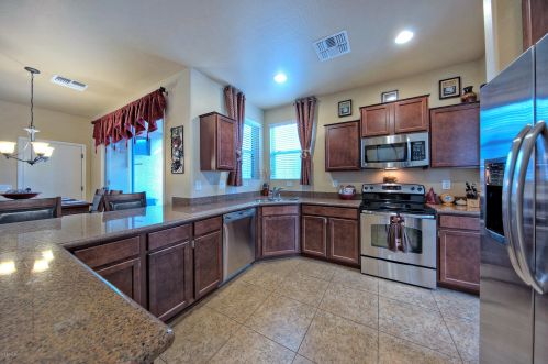 951 Adam Way, Gilbert, AZ 85296-1490