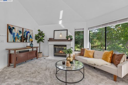 3308 Smoketree Commons Dr, Pleasanton CA  94566-7959 exterior