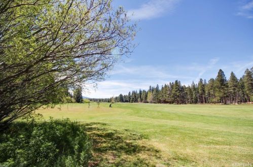 1112 Fairway Ave, South Lake Tahoe, CA 96150-8402