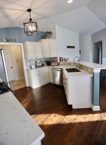 724 Joshua Ln, Lake Geneva WI  53147-4746 exterior