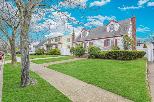 2367 Mermaid Ave, North Wantagh, NY 11793-4427