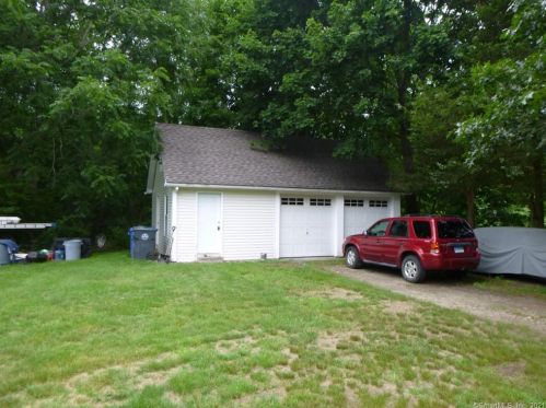 45 Lathrop Rd, Uncasville, CT 06382-2616