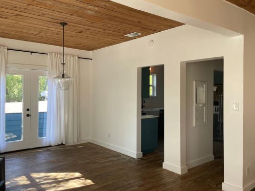 1233 Delano St, Austin TX  78721-2103 exterior