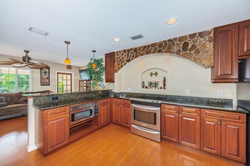 2152 75th Way, Saint Petersburg FL  33710-3846 exterior