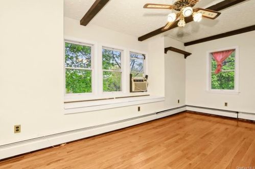 25 Mountain View Rd, Tompkins Corners, NY 10579-2018