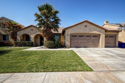 13776 Woodpecker Rd, Victorville, CA 92394-7615