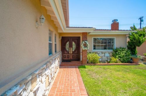 19406 Pricetown Ave, Long Beach CA  90746-2680 exterior