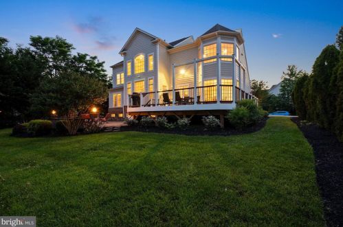 19372 Ml Dm Pl, Leesburg VA 20176-1637 exterior