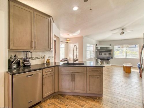 4535 Del Rio Ln, Bonita Springs, FL 34134-7236