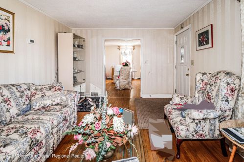 40 Irving Pl, Tinton Falls NJ  07724-1625 exterior