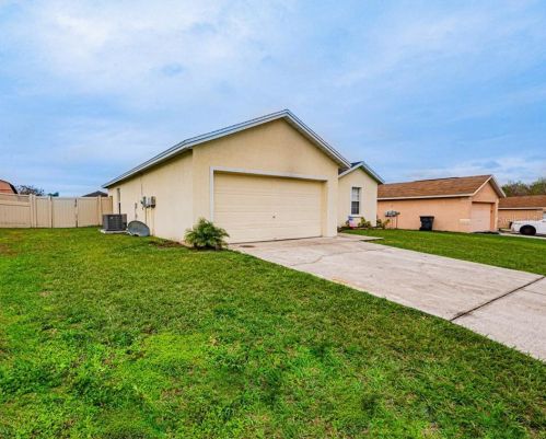 3241 Sanoma Dr, Lakeland FL 33811-1820 exterior