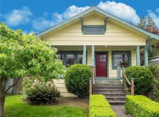 3215 75th St, Seattle, WA 98117-4743