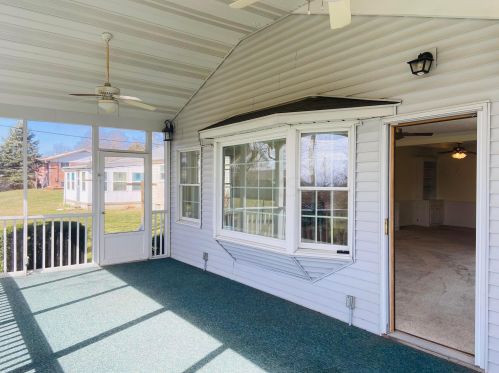 767 Briarwood Dr, Sugar Grove Lake, OH 44833-1103