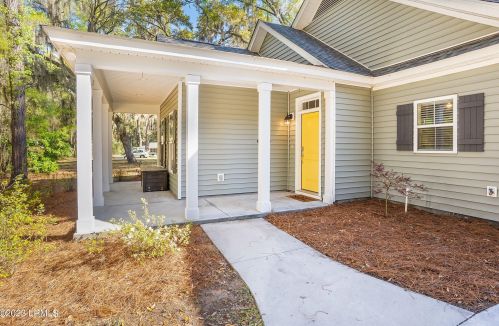 14 Partridge Cir, Beaufort SC  29907-1234 exterior