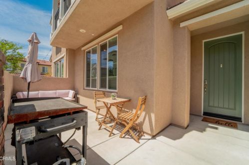 28778 Calle De La Paz Dr, Santa Clarita CA  91354-3006 exterior