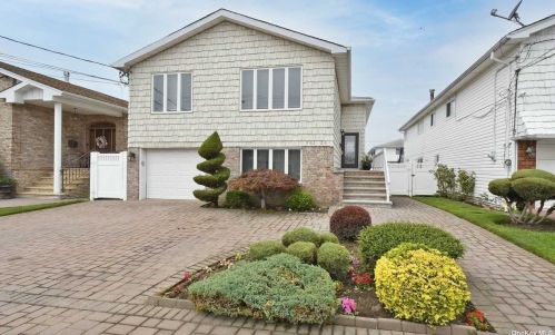 162-26 91st St, Jamaica, NY 11414-1402