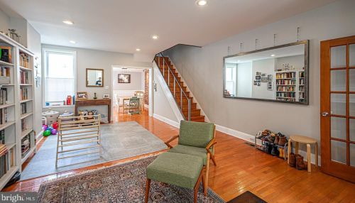 2035 Carpenter St, Philadelphia PA  19146-2616 exterior