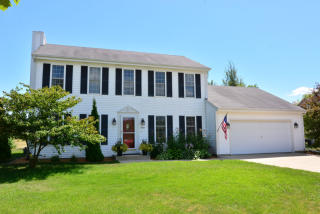 7801 Stonewood Dr, Hales Corners, WI 53132-8837