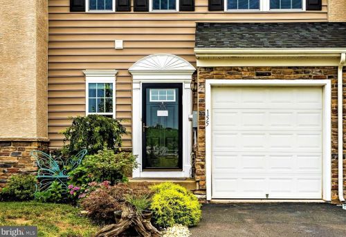 155 Fawn Dr, Gilbertsville, PA 19525-8103