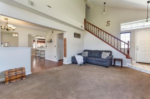 7064 Castle Creek Way, Rio Linda CA  95673-2441 exterior