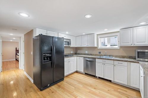 6 Nolan St, Norwalk CT  06850-2525 exterior