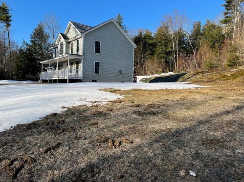 63 Lynn Grove Rd, Northwood, NH 03261-3828