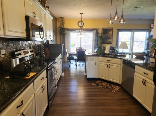 617 Whispering Pines Dr, Gibsonia PA  15044-7854 exterior