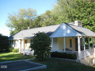 2 Henso Dr, Danbury, CT 06811-3620