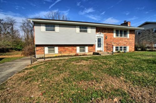 325 Melanie Dr, Franklin, OH 45005-1538