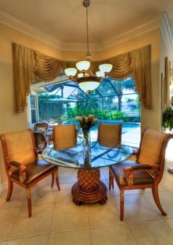 5076 Post Oak Ln, Naples FL  34105-4526 exterior