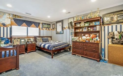 147 Foxwood Dr, Muttontown NY  11753-1121 exterior