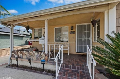 1006 Courtney Ave, Fullerton CA 92833-4461 exterior