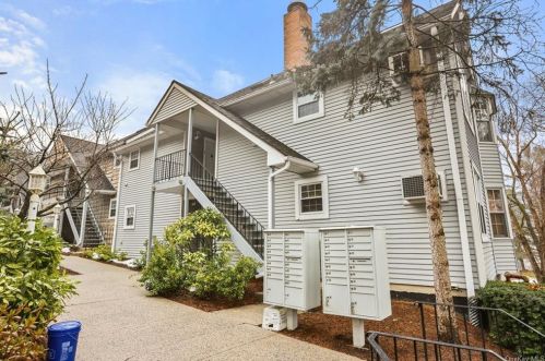 130 Kensico Ave, White Plains, NY 10604-2242