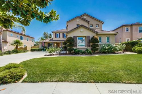 7411 Las Lunas, San Diego, CA 92127-3851