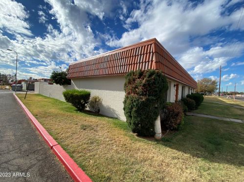 4833 Northern Ave, Glendale, AZ 85301-8009