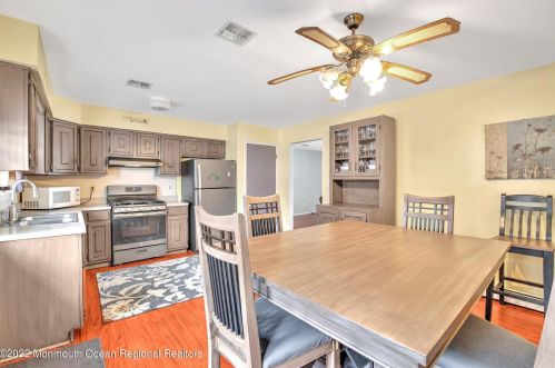 1311 Norwood St, Lacey NJ  08731-4105 exterior